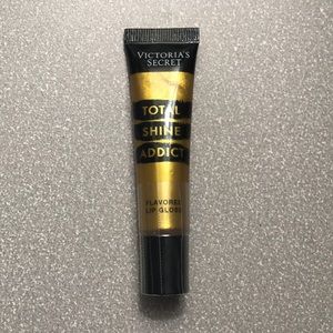 Victoria's Secret Total Shine Addict lip gloss